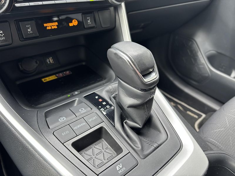 Toyota RAV4 (2024) Comfort 2.5 Hybrid (160 kW)  - fotka 12 z 19