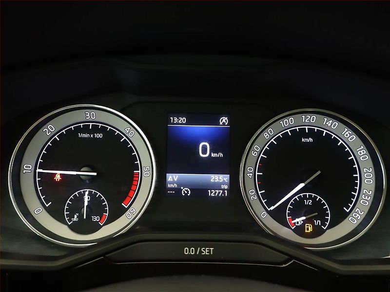 Škoda Superb (2019) Laurin&Klement 2.0 TDI 4x4 - fotka 9 z 23