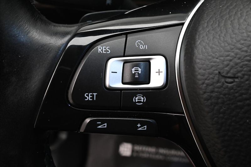 Volkswagen Touran 2,0 TDI 110kW DSG Highline 7mí - fotka 24 z 33