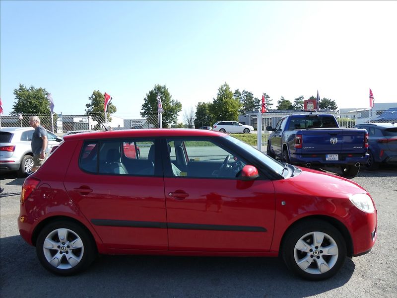 Škoda Fabia 1,2 HTP 2x kola, koupeno v ČR - fotka 9 z 40