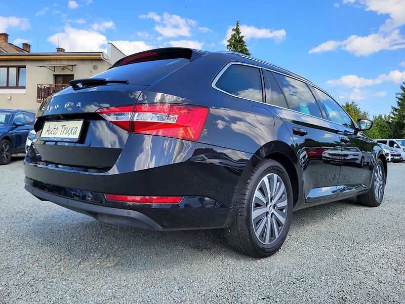 Škoda Superb III FL combi 1.5 TSI DSG STYLE - fotka 37 z 46