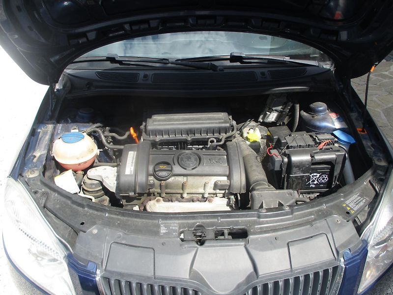 Škoda Fabia 1.4i 16V KLIMA vyhř.sed. - fotka 26 z 30