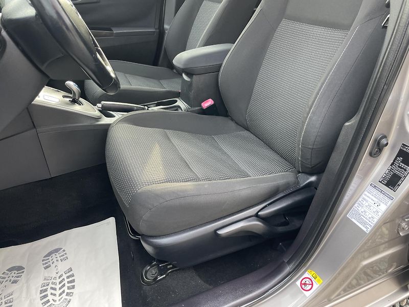 Toyota Auris 1.8i 16v HYBRID AUT NAVI CAM!! - fotka 86 z 166
