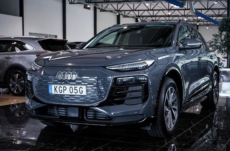 Audi Q6 e-tron Q 360kam Tažné Auto. Park. - fotka 1 z 38
