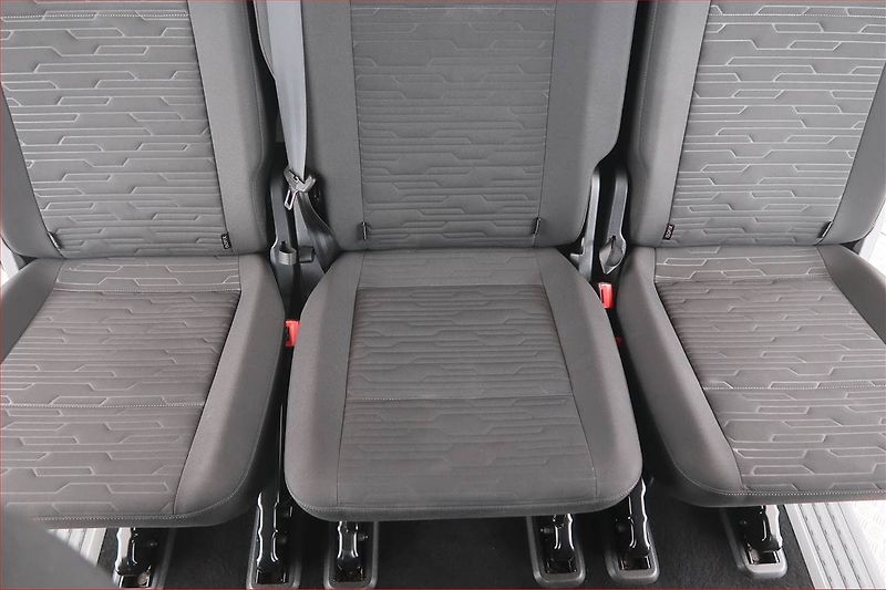 Volkswagen Caravelle (2024) Comfortline 2.0 TDI, ČR, 1Maj - fotka 10 z 19