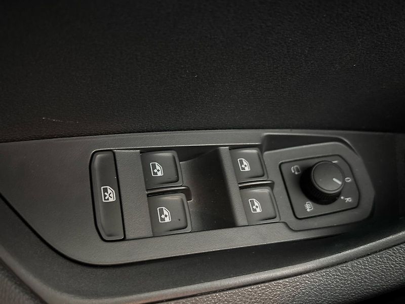Škoda Karoq Selection DSG - fotka 21 z 29