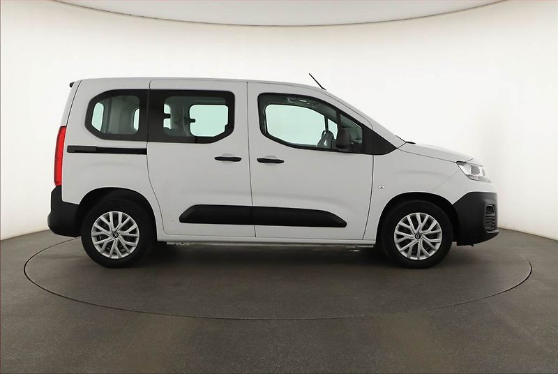 Citroën Berlingo (2022) Live Pack 1.2 PureTech, 5Míst - fotka 6 z 10