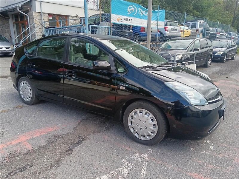 Toyota Prius 1,5 - fotka 15 z 21