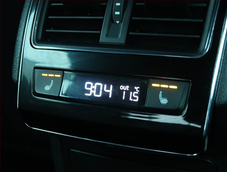 Škoda Superb (2022) Laurin&Klement 2.0 TDI - fotka 24 z 25