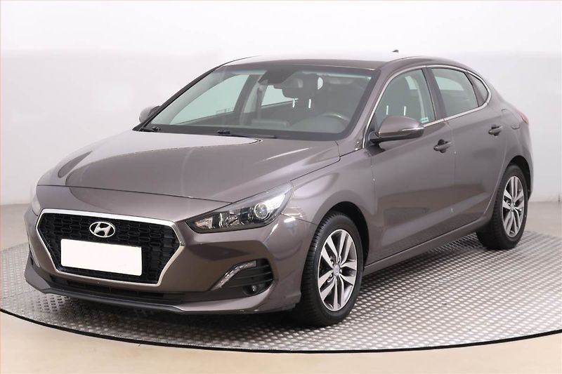 Hyundai i30 (2019) 1.4 T-GDI - fotka 2 z 17