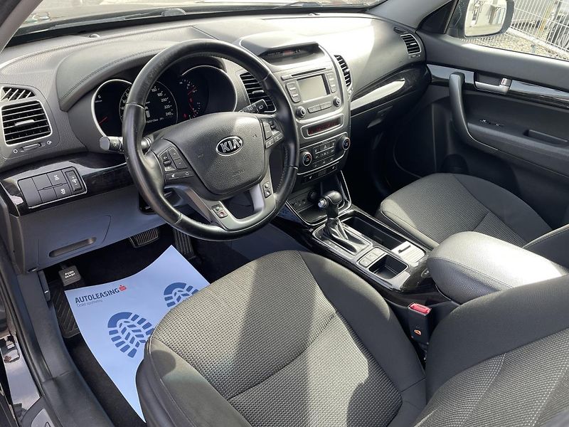 Kia Sorento 2,2 CRDi/145kW 4x4 - Automat - fotka 13 z 64