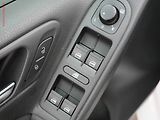 Volkswagen Golf (2011) 1.6 TDi, DSG, navi, park - náhled 11