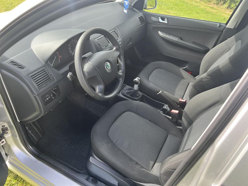 Škoda Fabia 1.4 59KW,TZ,KLIMA,TEMPOMAT,ESP - fotka 11 z 45