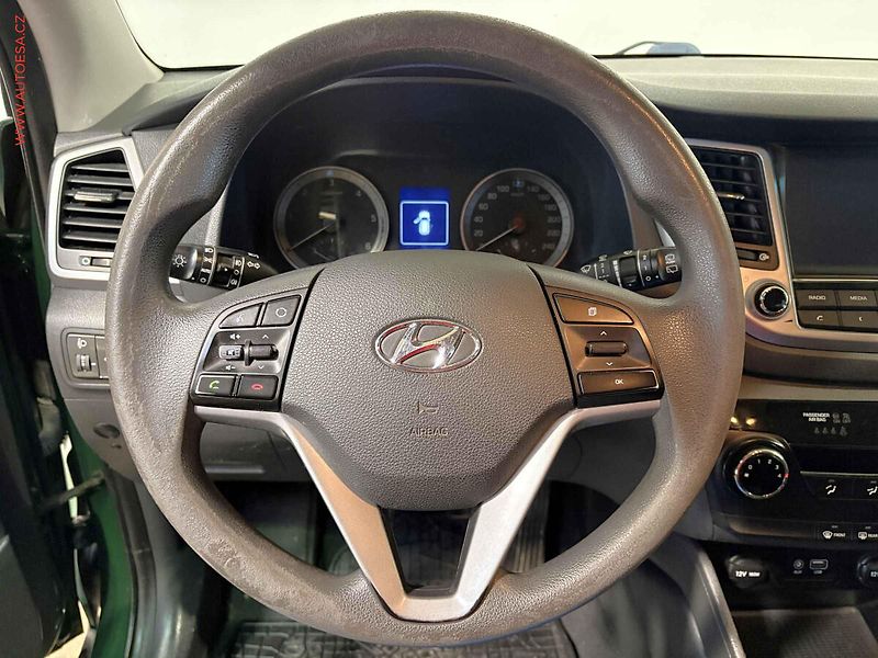 Hyundai Tucson (2017) 2.0 CRDI 4x4, 1.maj,ČR, Klima - fotka 15 z 15