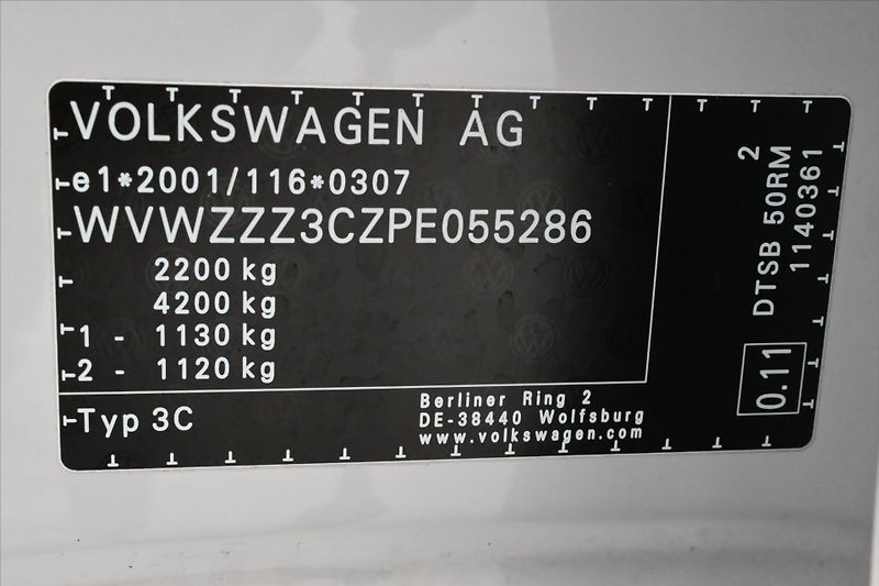 Volkswagen Passat 2,0 TDI 110 kW DSG Business Zá - fotka 12 z 32
