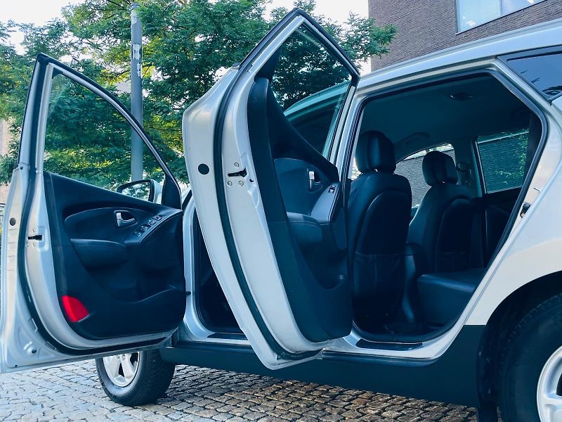 Hyundai ix35 2.0i MANUÁL VÝHŘEV SERVISKA - fotka 19 z 45