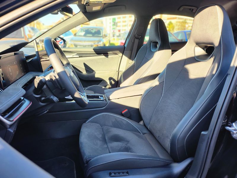 Škoda Superb Sportline 2.0 TDI 142kw DSG 4x - fotka 9 z 29