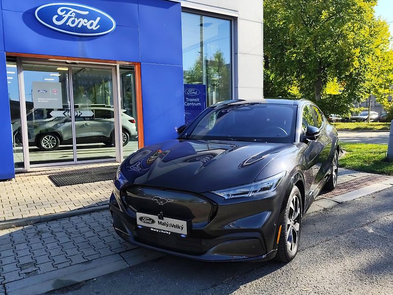 Ford Mustang Mach-E (2022) Mustang Mach E AWD - fotka 3 z 38