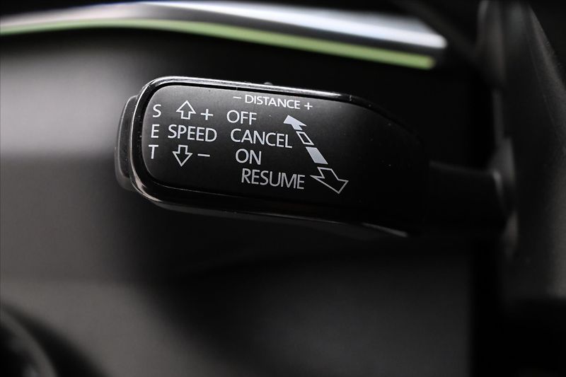 Škoda Karoq 1,6 TDI 85 kW Ambition Záruka - fotka 23 z 30