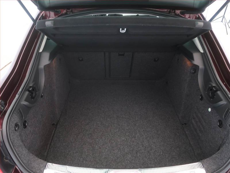 Škoda Superb (2010) Elegance 2.0 TDI, Automat - fotka 11 z 15