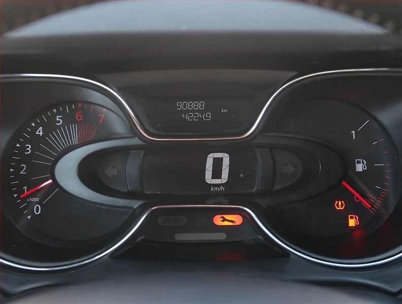 Renault Captur (2017) Limited 1.2 TCe, Serv.kniha - fotka 11 z 19