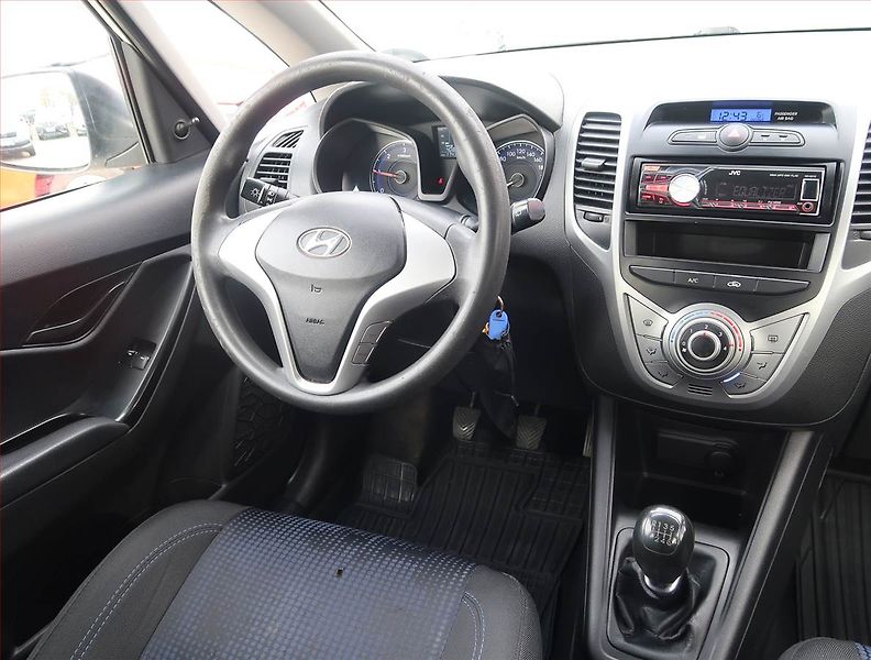 Hyundai ix20 (2015) 1.4 CRDi, nová STK, zamluveno - fotka 7 z 14