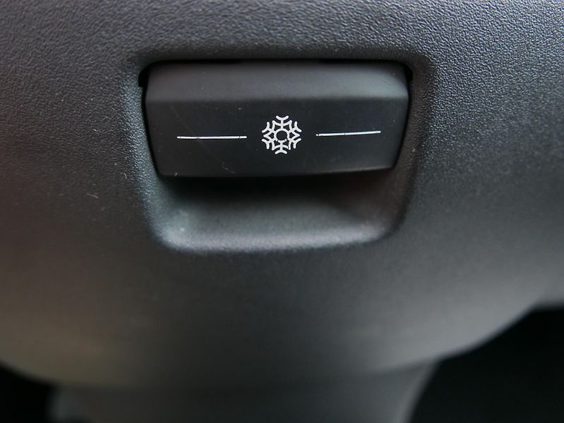 Citroën C4 Picasso 1,6 e-HDi Navi REZERVACE - fotka 34 z 43