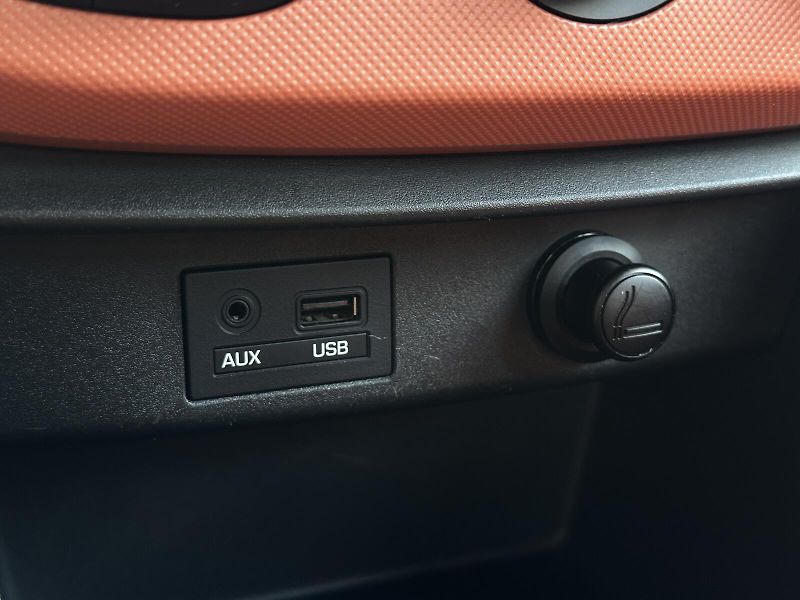 Hyundai i10 1.0i AUTOMAT 67PS KLIMA AC Blu - fotka 24 z 32
