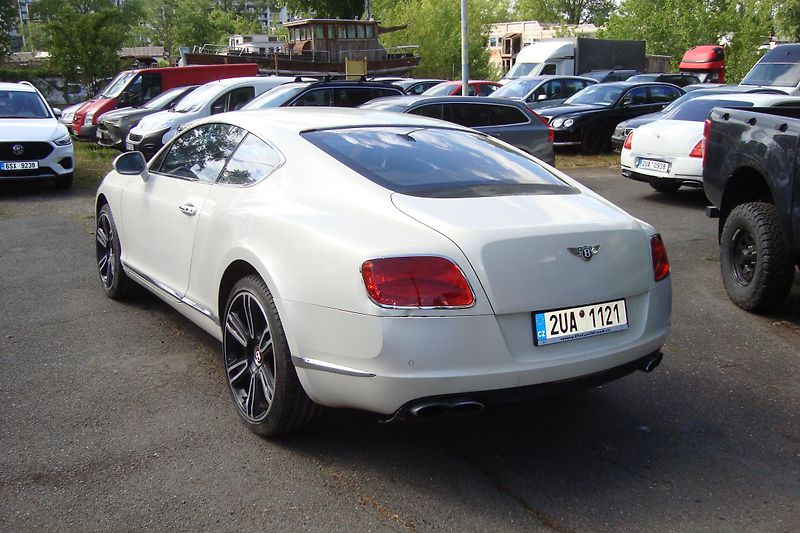 Bentley Continental GT (2013) V8 Twin Turbo - fotka 5 z 40