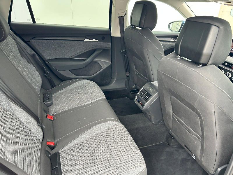 Škoda Superb (2025) COMBI SELEC TD 110/2.0 A7F - fotka 12 z 32