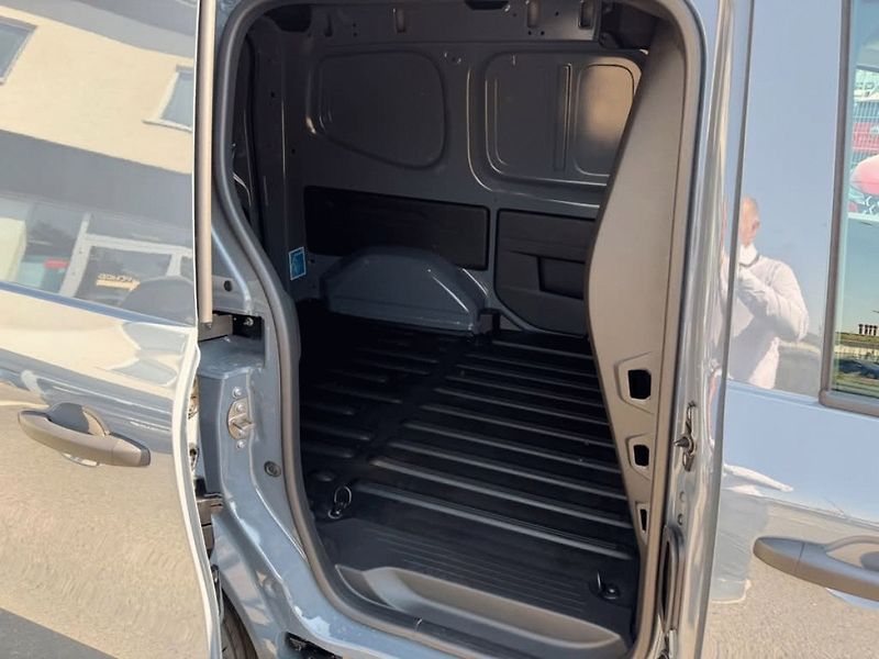 Renault Kangoo (2026) Advance blue dCi 115 Van - fotka 9 z 15