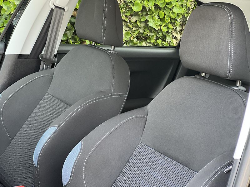 Peugeot 208 1.2i KLIMA PANORAMA TEMPOMAT - fotka 11 z 44