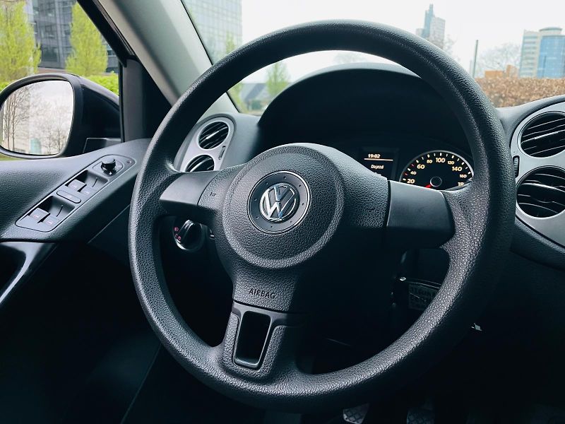 Volkswagen Tiguan 1.4TSi MANUÁL VÝHŘEV SERVISKA - fotka 26 z 45