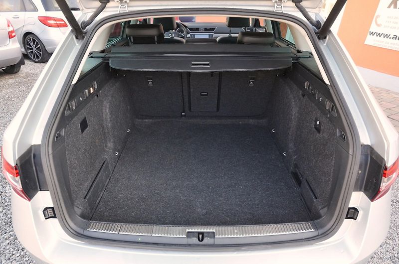Škoda Superb (2017) 1.8 TSi DSG STYLE / ČR / PANO - fotka 41 z 46