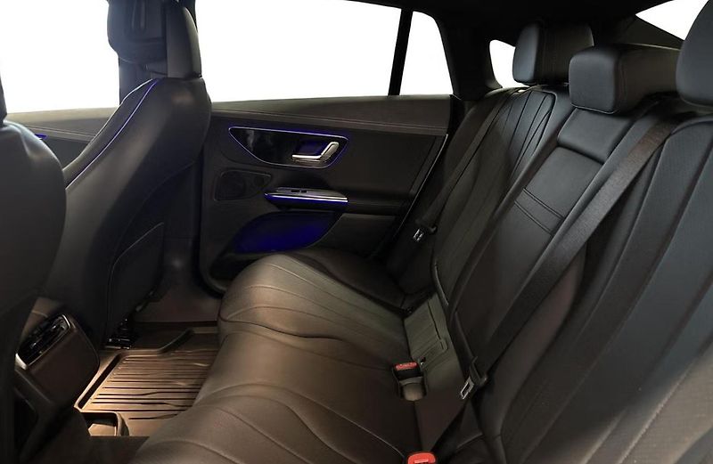 Mercedes-Benz EQE 350 AMG 4M Kamera Tažné - fotka 11 z 22