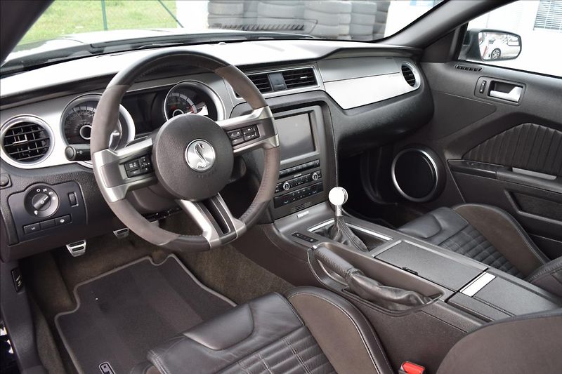 Ford Mustang 5,8 SHELBY GT500 485KW EU VERZ - fotka 17 z 43