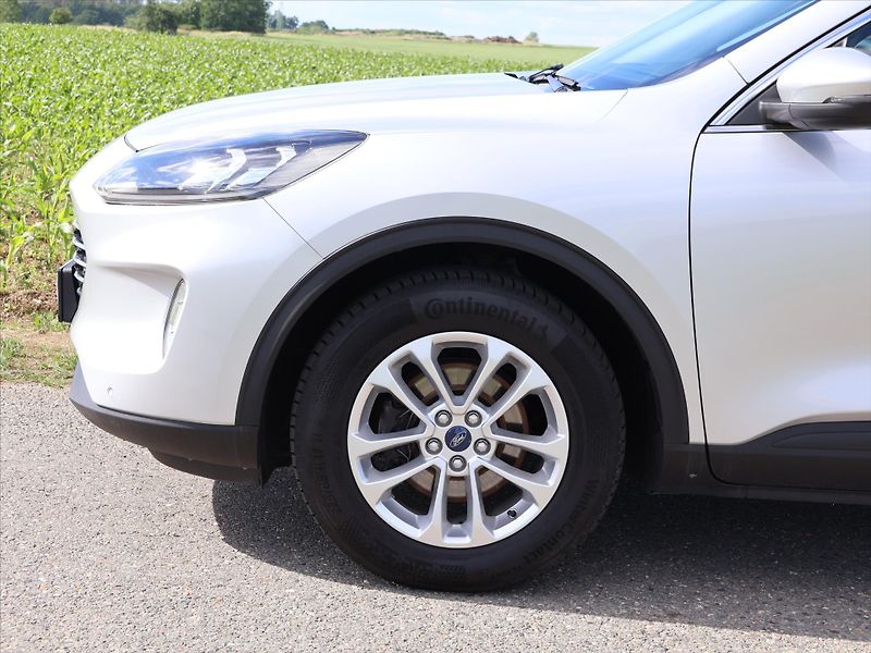 Ford Kuga 1,5 EB 110kW Titanium X CZ DPH - fotka 30 z 37