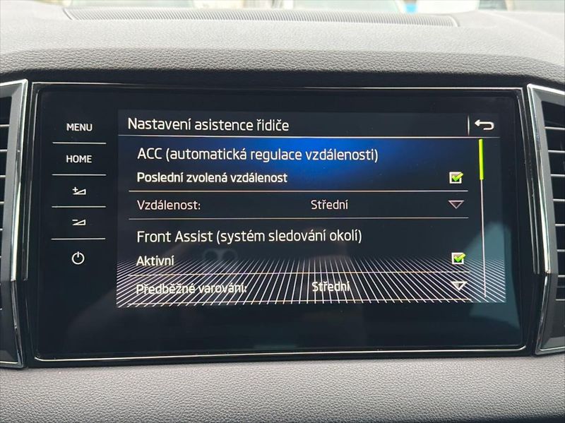Škoda Karoq 2,0 TDi 110 KW 4X4 ČR WEBASTO - fotka 24 z 44