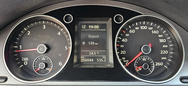 Volkswagen Passat 2.0 TDI 103kW,TEMPOMAT,SERVIS - fotka 21 z 50