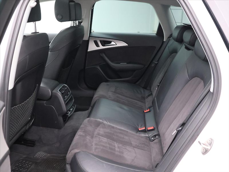 Audi A6 Avant 3,0 TDI 150kW Klima Pano - fotka 14 z 31