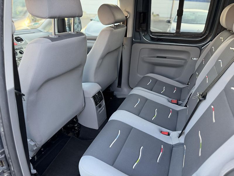 Volkswagen Caddy 1.9 TDI, LIFE, TAŽNÉ - fotka 6 z 17
