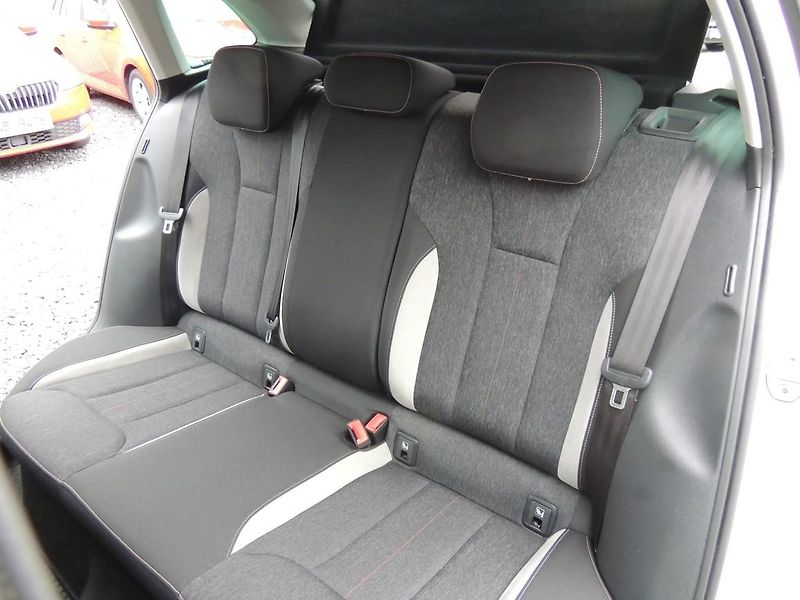 Škoda Scala (2020) 1.0TSi,85kw,Style,full LED,ČR - fotka 13 z 38