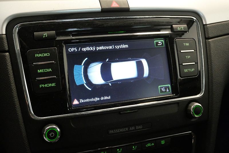 Škoda Superb - fotka 4 z 7