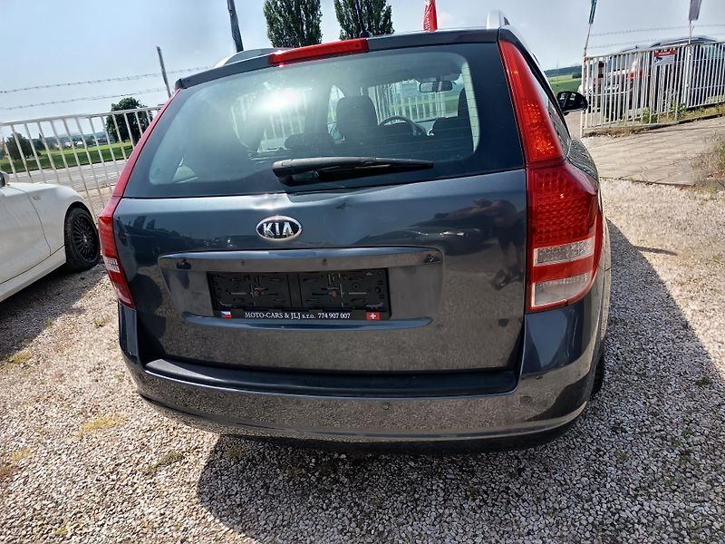 Kia Ceed (2010) 1.4SW - fotka 18 z 37