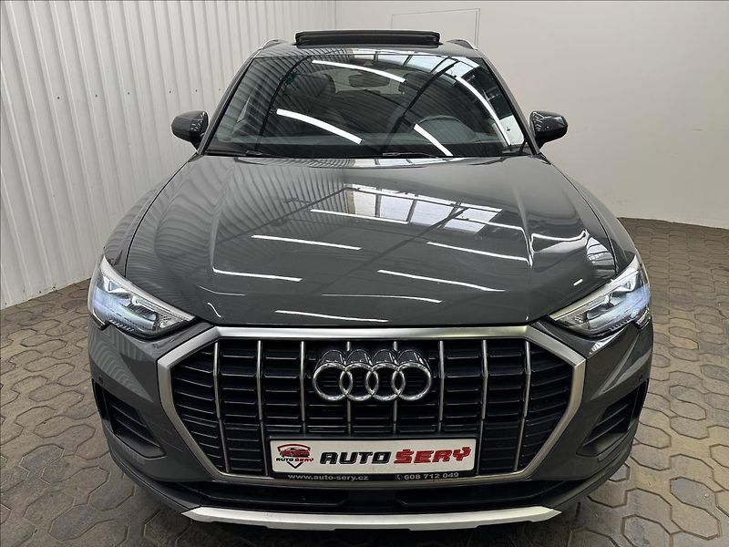 Audi Q3 45TFSI Quattro Pano - fotka 13 z 41