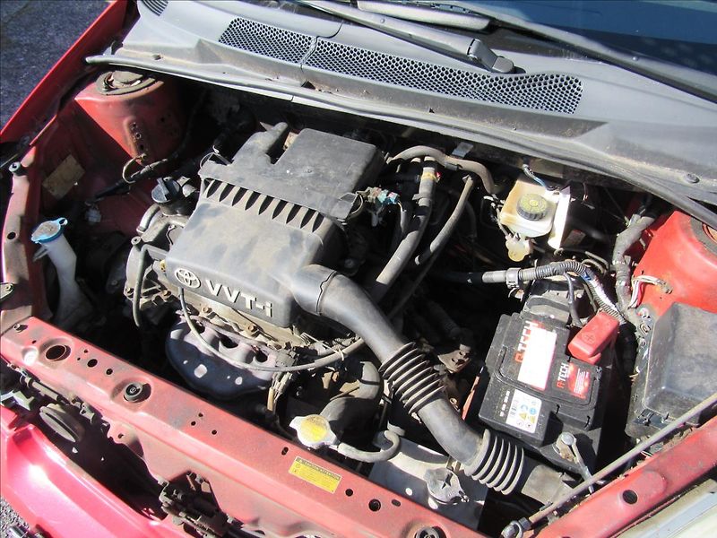 Toyota Yaris 1,0 i Terra VVT-i - fotka 21 z 22