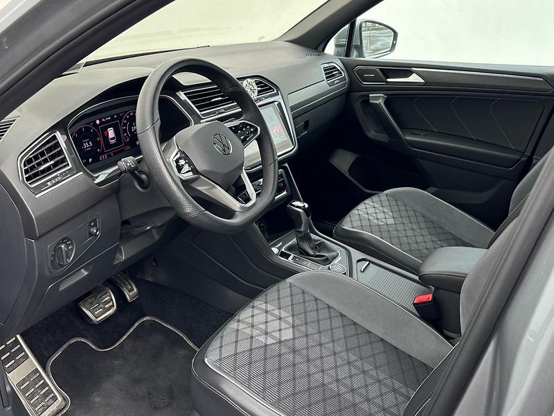 Volkswagen Tiguan R-LINE - fotka 6 z 29