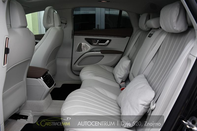 Mercedes-Benz EQS 580 4M HYPERSCREEN K360° 1M - fotka 13 z 59