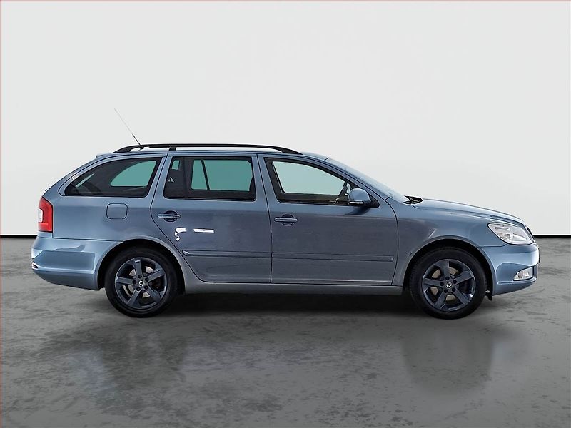 Škoda Octavia (2011) 2.0 TDI, Serv.kniha, Xenony - fotka 6 z 16