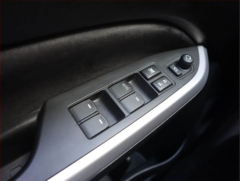 Suzuki Vitara (2016) 1.6 VVT, 4X4, Serv.kniha - fotka 13 z 18